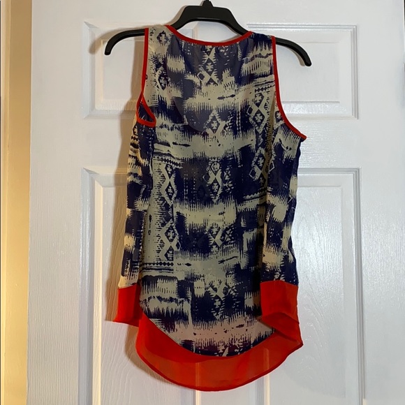 Sheer patterned sleeveless tunic - Picture 5 of 6